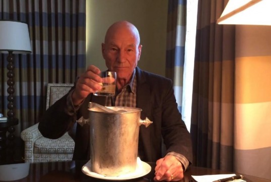Ice Bucket Challenge: Patrick Stewart lo sta facendo nel modo giusto