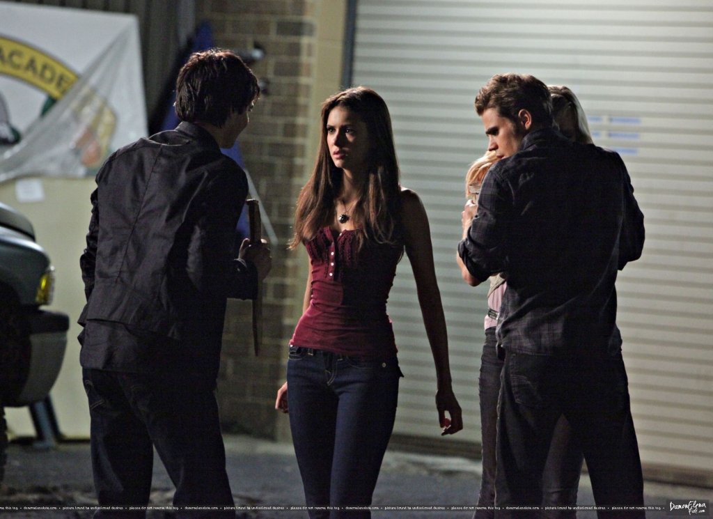 D-E-Brave-New-World-HQ-damon-and-elena-15635605-2000-1456