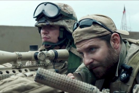 Seth Rogen e Michael Moore contro American Sniper e Eastwood