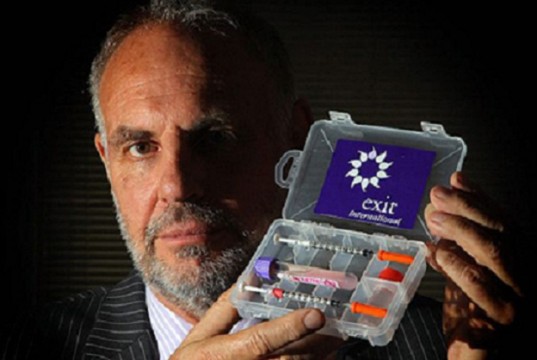 Fringe e il dr. Nitschke: quando l’eutanasia si fa festival