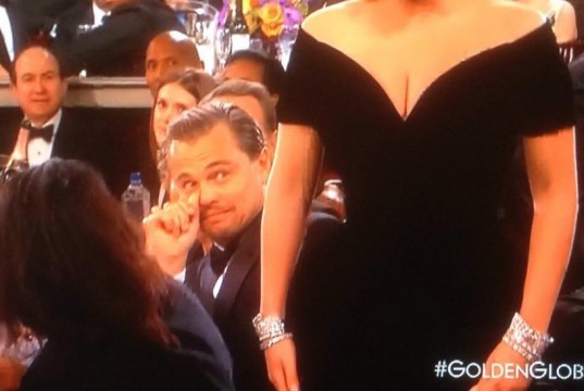 Golden Globes, DiCaprio e la reazione a Lady Gaga: il web si scatena