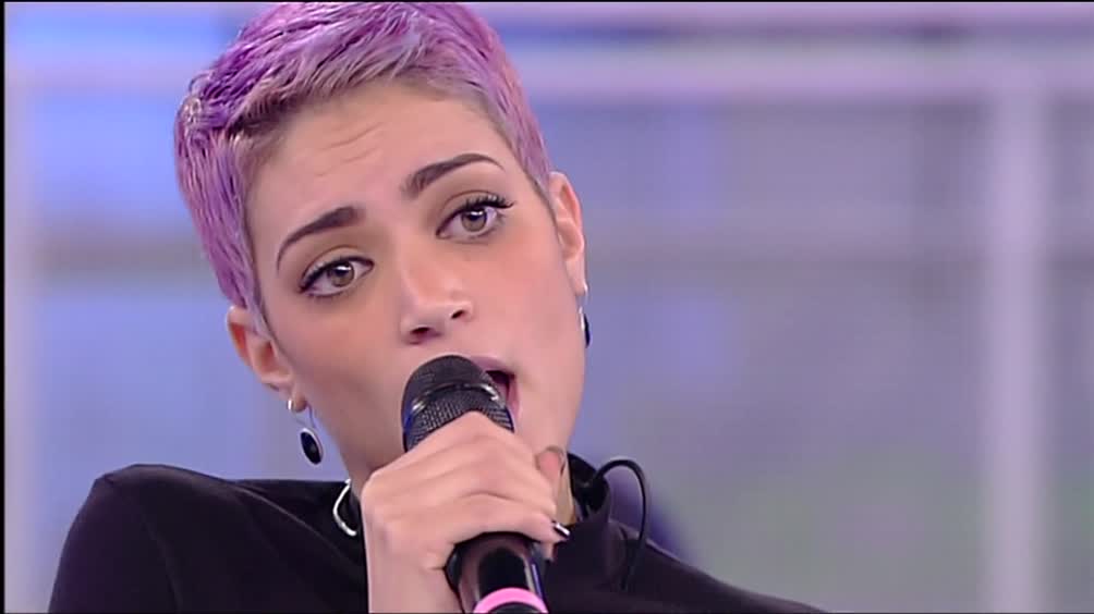 Amici 2016: chi è Elodie Di Patrizi, cantante della squadra Bianca?