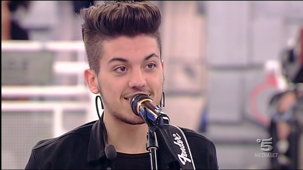 Amici 2016: chi è Lele Esposito, cantante della squadra Bianca?