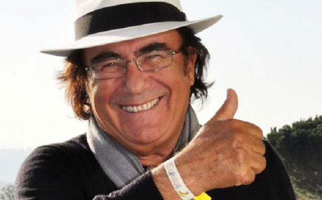 Al Bano si diverte con Romina sul palco