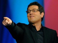 Enrico Papi va a Tv8, addio Mediaset