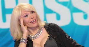 amanda lear polemica izzo