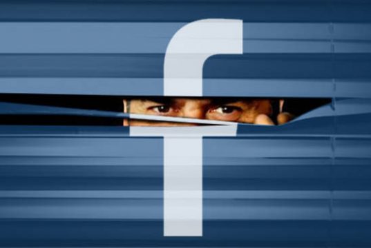 Facebook spia utenti